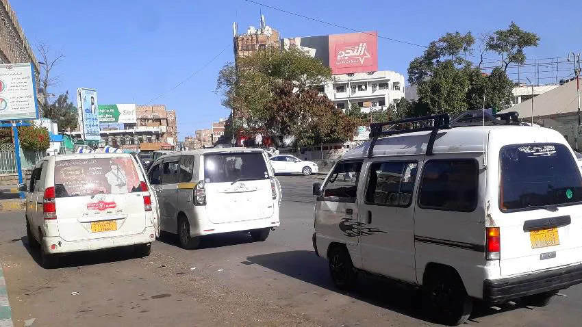 مليشيات الحوثي تفرض جرعة جديدة على ساقي الباصات بصنعاء