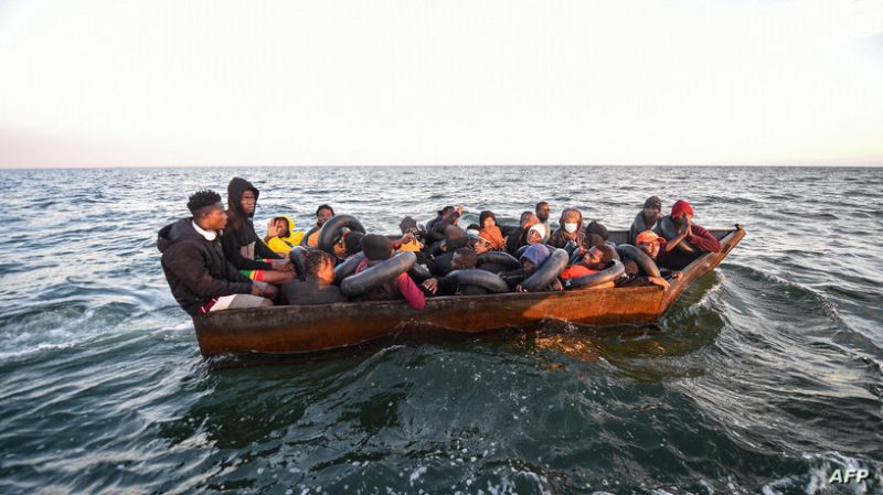 مصرع 41 مهاجرا إثر تحطم قاربهم قبالة سواحل جزيرة لامبيدوزا الإيطالية.